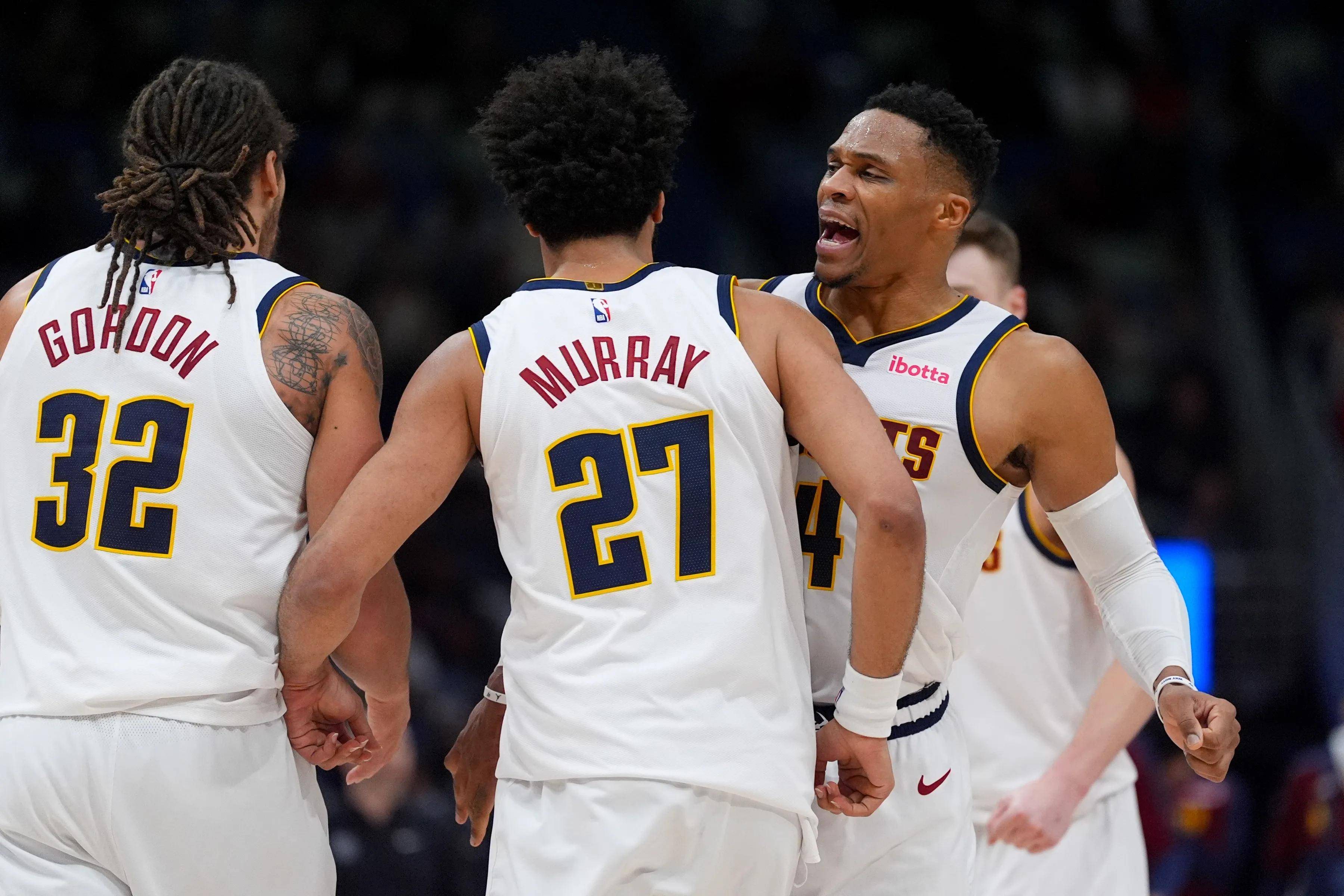 壹号娱乐-阿扎伦卡在掘金比赛中重要助攻，大比分获胜引发热议！气势如虹延续的简单介绍